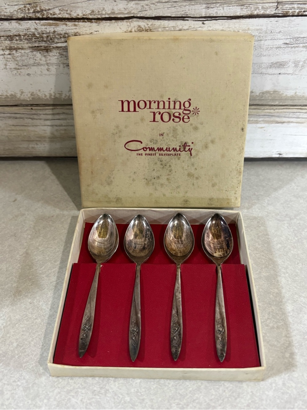 Set of 4 vintage Oneida Community “Morning Rose” small spoons